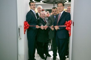 H. C. Shin, 3M Executive Vice President for International Operations, along with other senior 3M officials, opening Customer Experience Center in Dammam