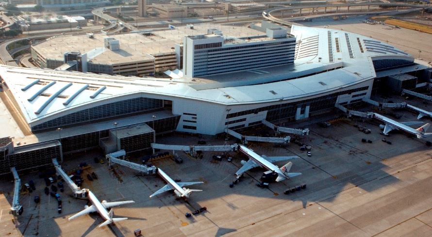 مطار دالاس فورت ورث الدولي يطلق خدمة بوليصة الشحن الجوي الإلكترونية