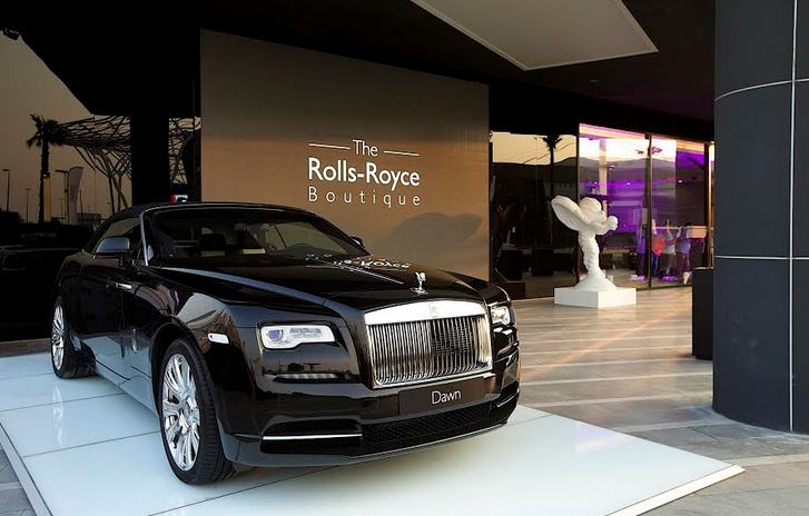 رولز-رويس موتور كارز تفتتح “بوتيك رولز-رويس” في دبي، أوّل صالة عرض تجريبية لرولز-رويس في العالم