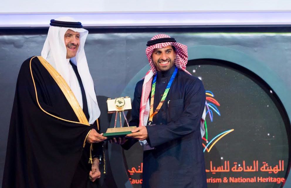 مرشح موبايلي فيصل بن زرعة  يتوج بجائزة الأمير سلطان للتصوير