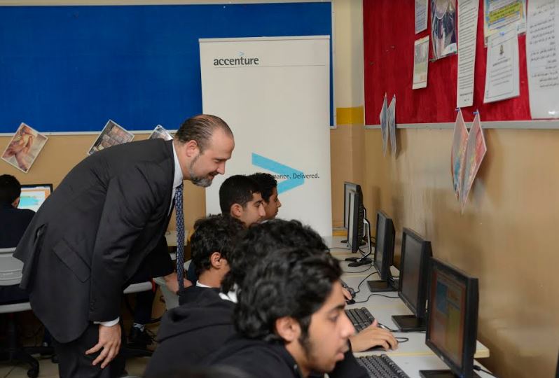 أكسنتشر تشجع الطلبة في أبوظبي على تعلم الترميز ضمن حملة “ساعة ترميز”