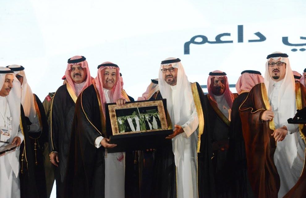 الأمير سعود بن عبدالمحسن يكرم الاتصالات السعودية لرعايتها التقنية رالي حائل