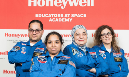 معلمين من الإمارات يشاركون في برنامج خبراء هانيويل في أكاديمية الفضاء لتدريب رواد الفضاء في الولايات المتحدة