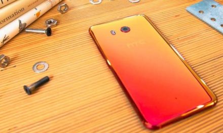 “إتش تي سي” تطرح هاتفها الرائد HTC U11 باللون الأحمر