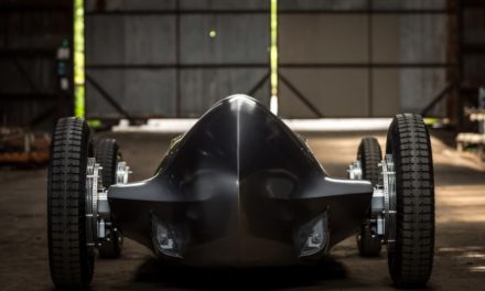 الكشف عن النموذج التجريبي لسيارة إنفينيتي المستوحاة  من التراث للمرة الأولى في موكب بيبل بيتش 2017