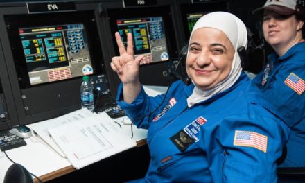هانيويل تدعو مدرسي دولة الإمارات العربية المتحدة للتقدم إلى برنامج خبراء هانيويل في أكاديمية الفضاء ضمن  مخيم الفضاء التابع للمركز الأمريكي للفضاء والصواريخ