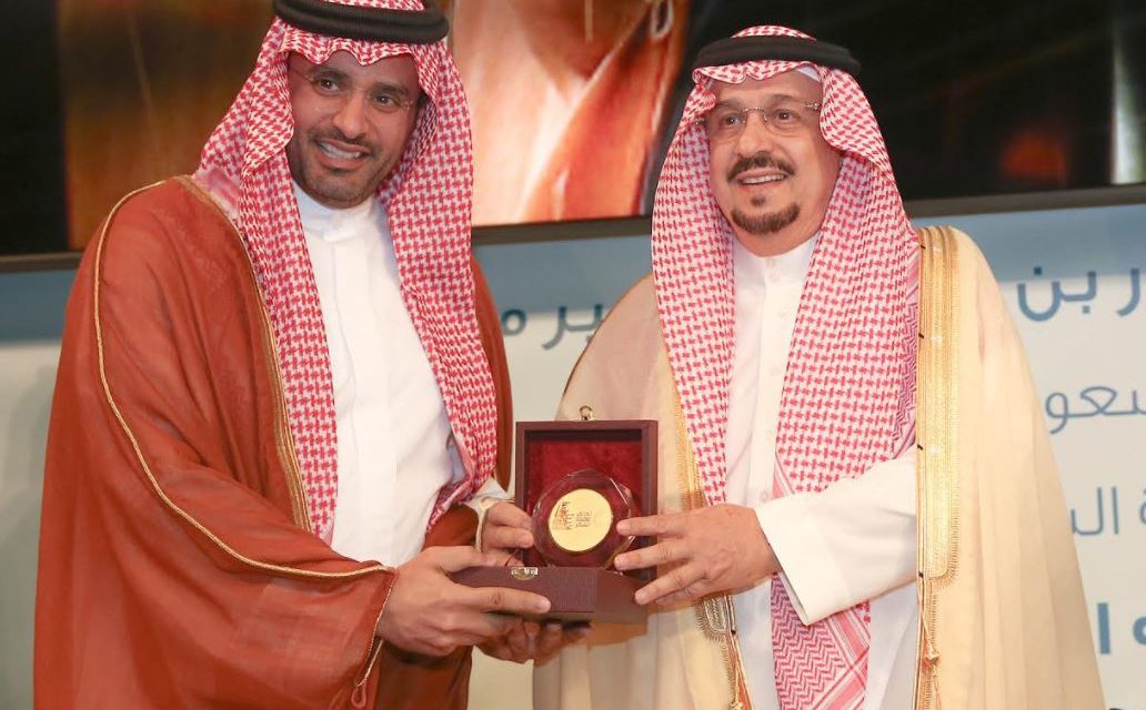 أمير الرياض يكرم الاتصالات السعودية لدعمها “منتدى تحالف عاصفة الفكر”