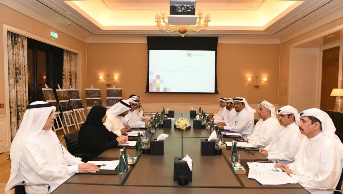 مجلس أمناء جامعة حمدان بن محمد الذكية يوجه بمواصلة جهود استشراف المستقبل خلال اجتماعه الأول