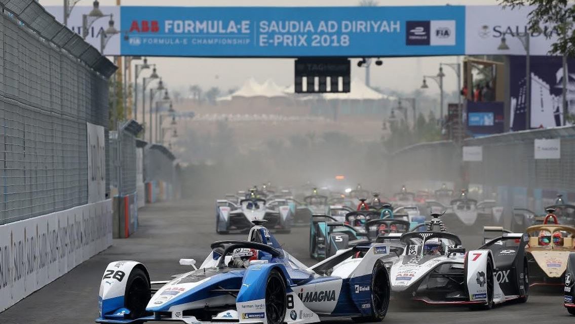 الظهور الأول للفائز: فليكس دا كوستا يقود فريق BMW i Andretti Motorsport إلى النصر في سباق موسم فورمولا إي الافتتاحي.