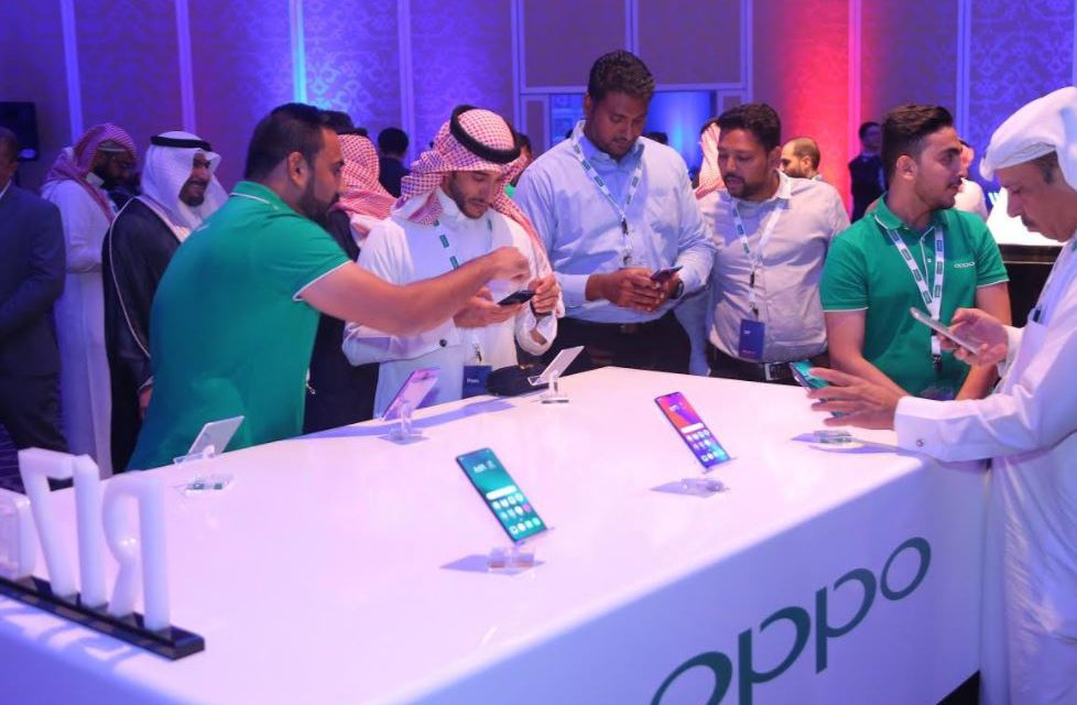 OPPO تطلق سلسلة الهواتف المتحركة الجديدة R17 في المملكة العربية السعودية