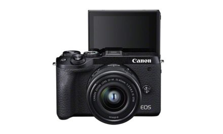 كانون تعزز سلسلة منتجاتها من نظام (EOS) بإطلاقها كاميرا من دون مرايا وكاميرا من طراز (DSLR) لتتيح خيارات تصوير سريعة وذات دقة مذهلة