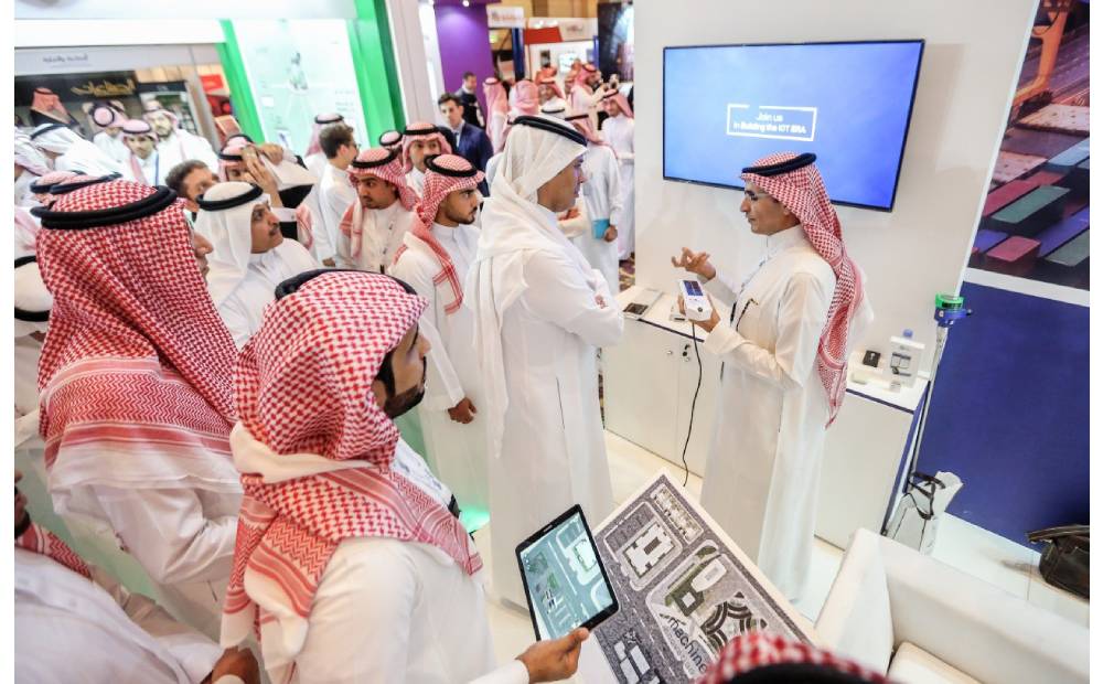 ضمن فعاليات “المؤتمر اللوجستي السعودي الثالث” انعقاد جلسة حوارية بعنوان “خطط تحول الخدمات إلى منظومة رقمية متكاملة لرفع القدرات التنافسية”