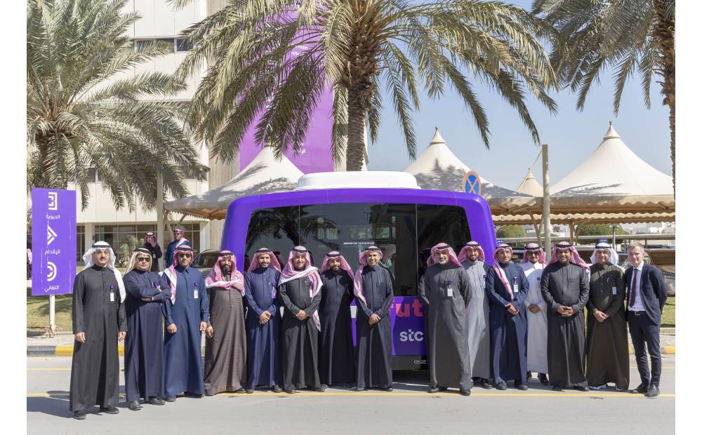 لأول مرة في الشرق الأوسط … إطلاق حافلة ذاتية القيادة بتقنية  5G