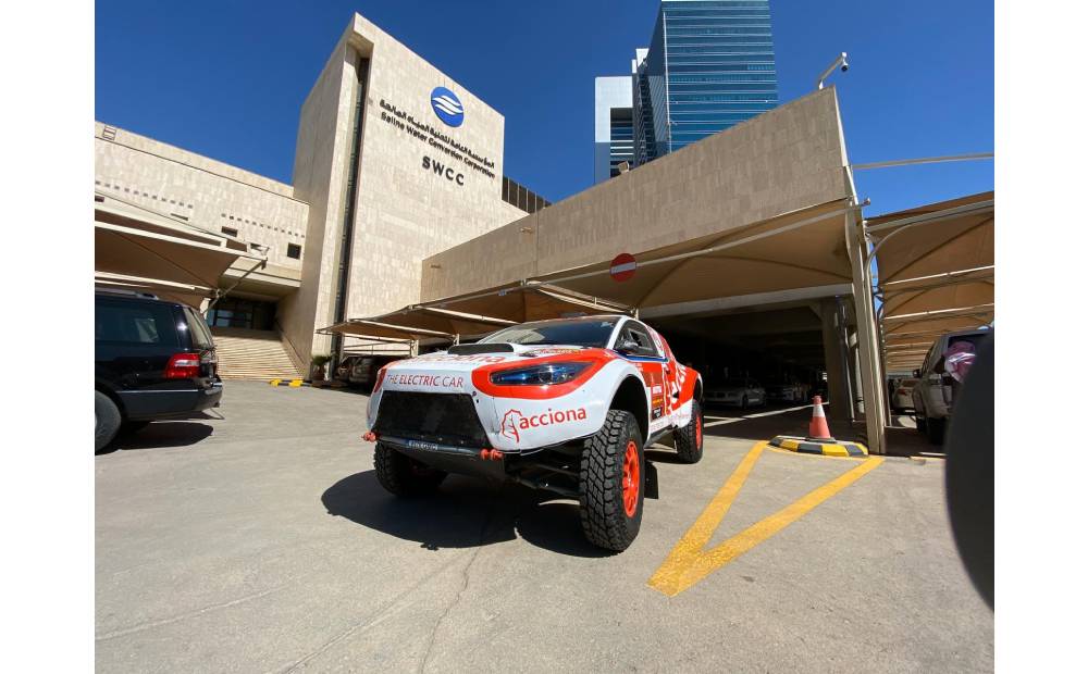 سيارة السباق لشركة أكسيونا الكهربائية الصديقة للبيئة 100% تختتم جولتها في المملكة العربية السعودية بإقامة مختلف الأنشطة في الرياض