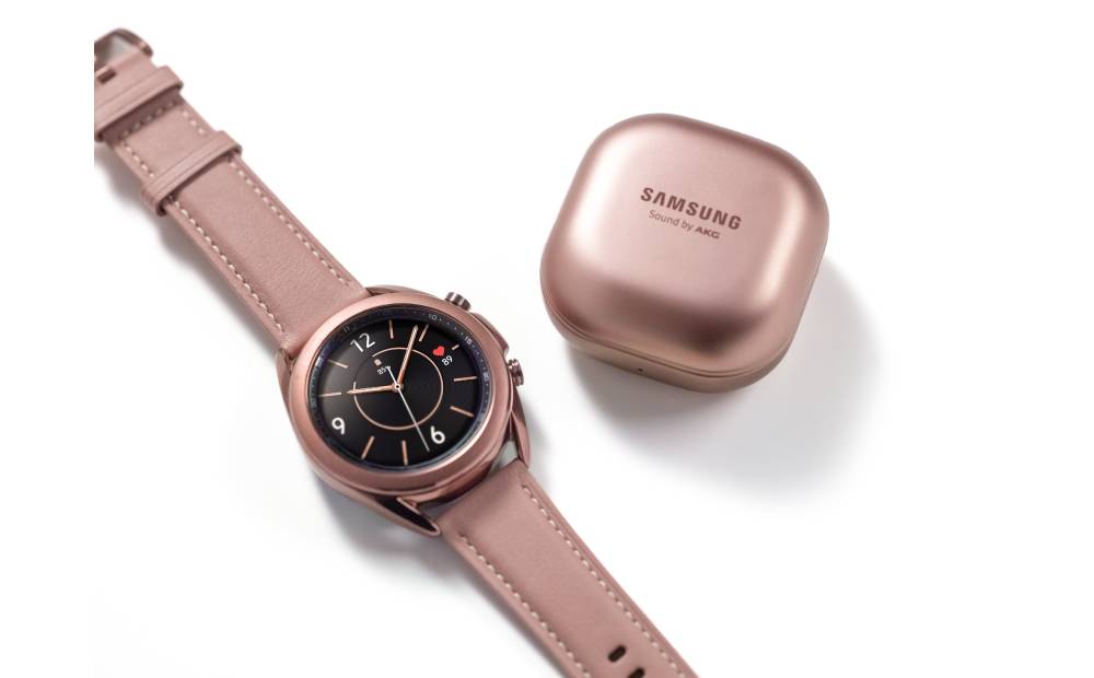 سامسونج تطلق ساعة Galaxy Watch3 الذكية وسماعة Galaxy Buds Live اللاسلكية بميزات جديدة