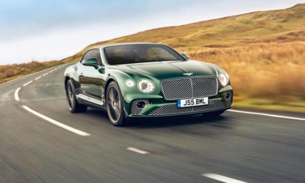 Bentley تطرح خيارات من نسيج التويد لمقصورات كامل مجموعة طرازاتها