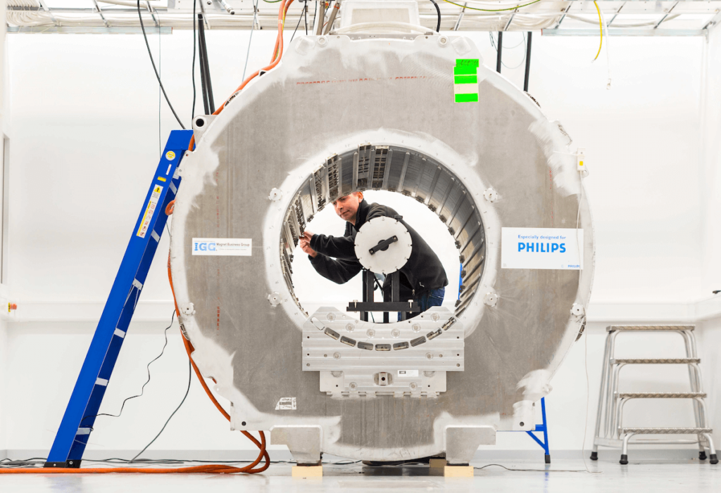 Philips meets its -Healthy peop le, Sustainable planet’_MRI