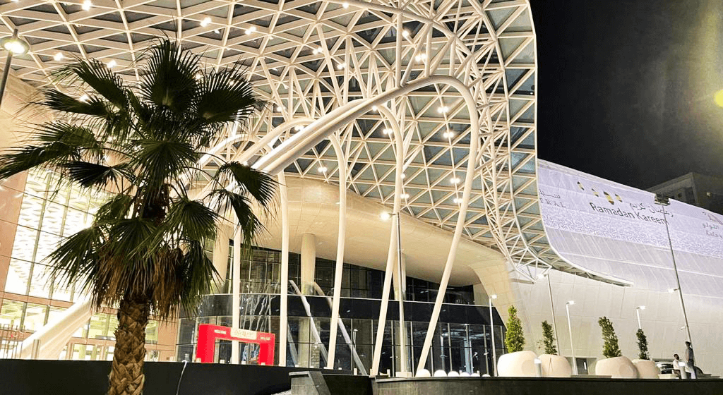 شركة «ديزاين إنترناشونال» تكشف الستار عن أحدث روائعها المعمارية في مدينة دبـي، بمشروع “سيليكــون سنتــرال”، وتحتفل بافتتاح المتجر رقم 209 من مجموعة «لولو هايبر ماركت»