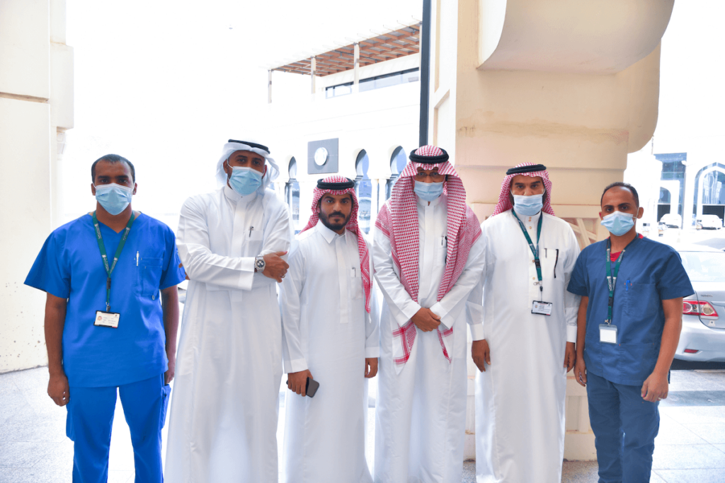 شهد الافتتاح الدكتور سعيد العمودي المدير التنفيذي لمختبرات البرج