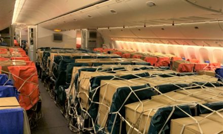 الإمارات للشحن الجوي تكمل عاماً على بدء تحميل الشحنات الطارئة على المقاعد وفي الخزائن العلوية