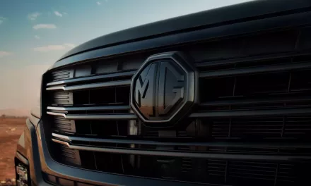 ’إم جي موتور‘  تزيح الستار عن نسخة سيارة MG RX8 Black Edition الحصرية في الشرق الأوسط