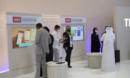 جامعة الإمارات تستعرض أحدث التقنيات والابتكارات لطلبتها في جيتكس