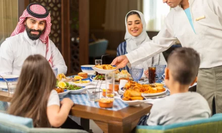 شذا الرياض يرحب بالعائلات بعروض رائعة للإجازات تمتع ببوفيه الغداء المتأخر في أجواء أندلسية ساحرة بعيداً عن صخب المدينة