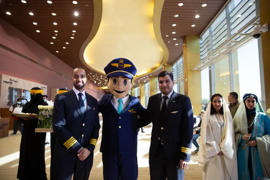 flynas mascot Captain Fernas with the Pilot_ssict_1200_800