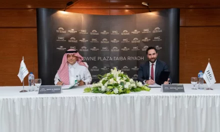 مجموعة فنادق ومنتجعات إنتركونتيننتال تعلن عن توقيعها لاتفاقية فندق كراون بلازا طيبة الرياض ليكون الفندق الحادي عشر للمجموعة في العاصمة السعودية