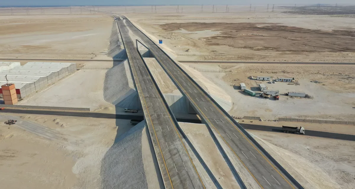 وزارة النقل والخدمات اللوجستية تواصل تنفيذ مشروع طريق الظهران / العقير / سلوى المزدوج