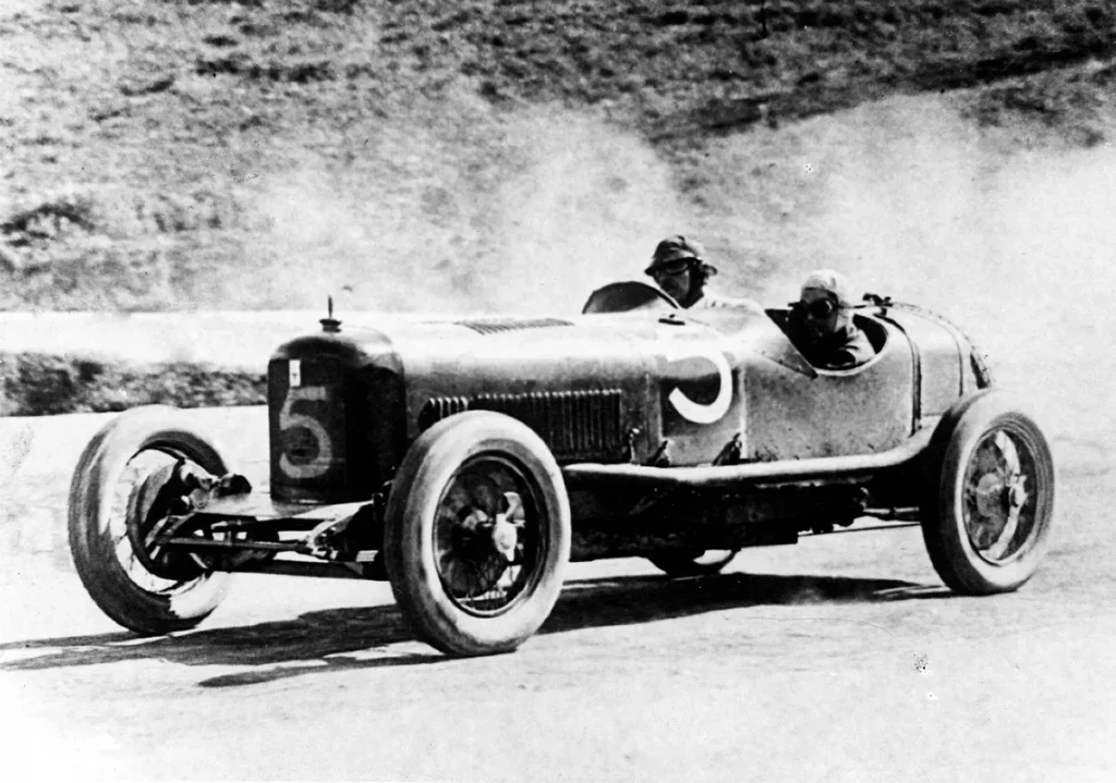 04_Maserati_Tipo26_Targa_Florio_1926_ssict_1200_843