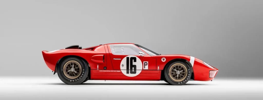 2022 Ford GT Alan Mann Heritage Edition – March 7, 2022 – Image 2_ssict_1200_456