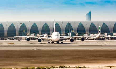 تاليس تزود مطار دبي الدولي ، أكثر المطارات ازدحامًا في العالم بنظام إدارة الحركة الجوية TopSky- ATC