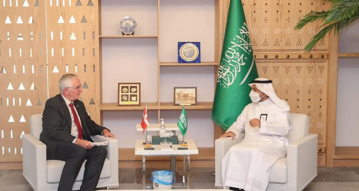وزير الصحة السعودي يلتقي السفير الدنماركي