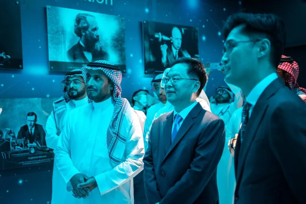 بتنظيم من هواوي الهيئة السعودية للفضاء تشارك في افتتاح مركز فضاء المستقبل وذلك لرفع الوعي بمستقبل الفضاء والتكنولوجيا ٣_ssict_1024_682