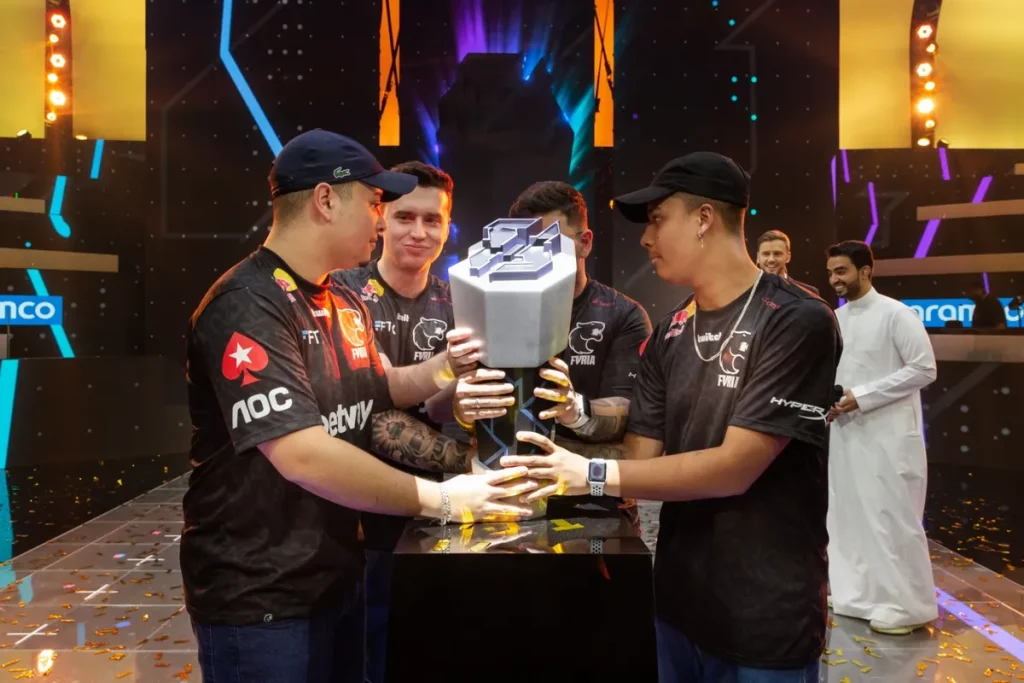 FURIA team celebrating the trophy after winning the final day of Rocket League_ssict_1200_800
