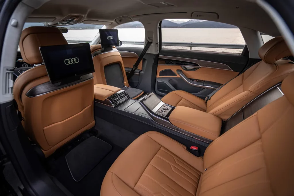 Audi A8 L Interior_ssict_1200_800