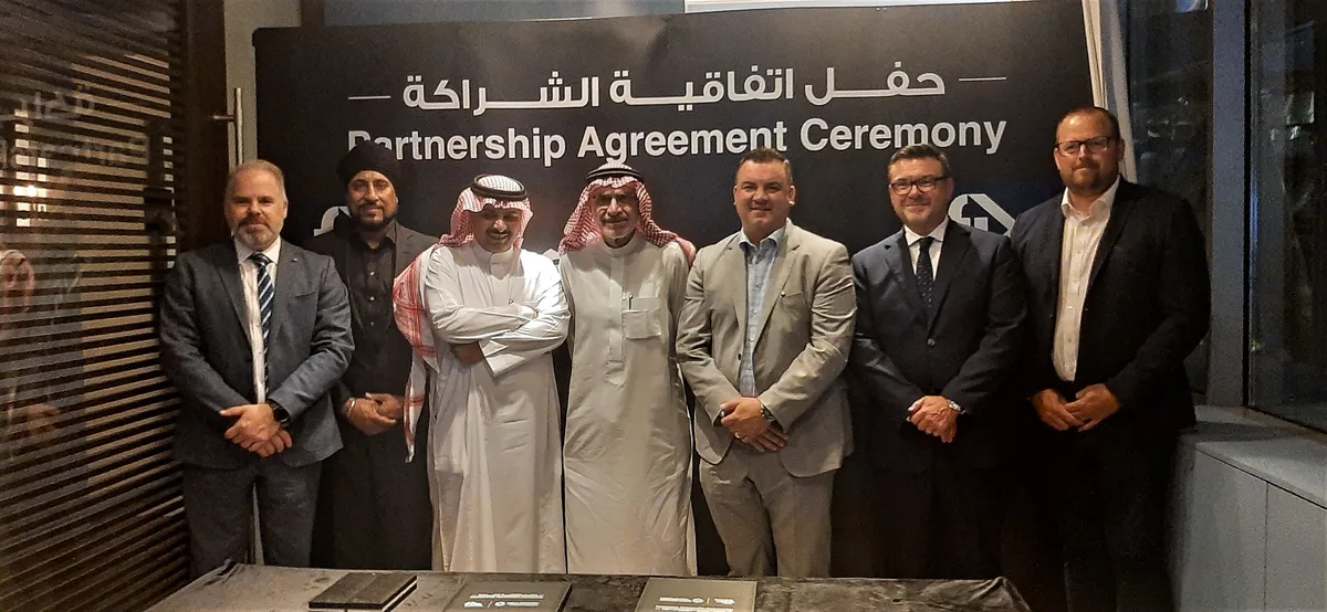 شركة الخليج للسيارات وFix Network World￼￼￼￼ توقعان اتفاقية شراكة كبيرة
