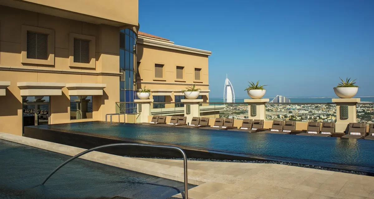 يواصل فندق شيراتون مول الإمارات فعالياته الصيفية مقدمًا لضيوفه باقة إقامة حصرية زاخرة بالمزايا والمفاجآت