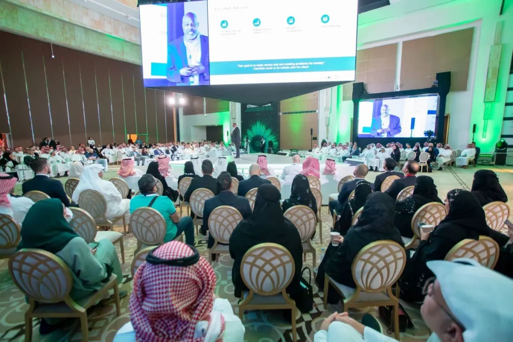 خبراء عالميون وسعوديون يناقشون حماية البُنى التحتية الحساسة من الهجمات السيبرانية1_ssict_1200_800