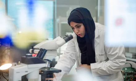 باحثة من جامعة الإمارات تحقق اكتشافاً علمياً جديداً في الدولة