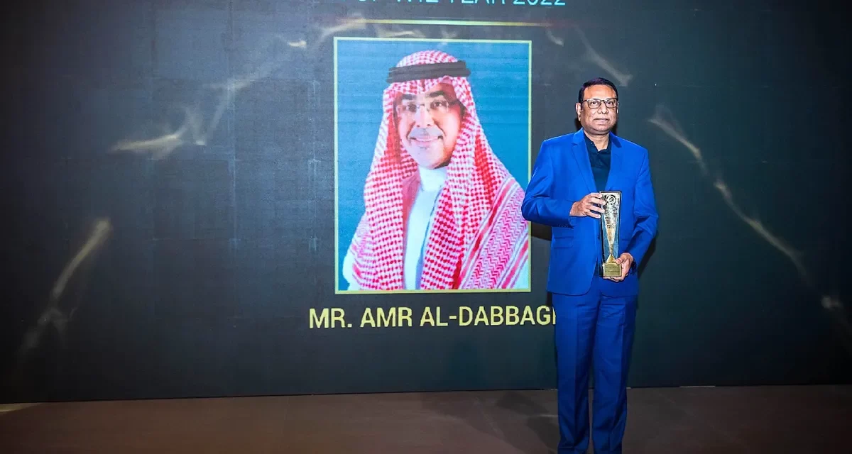 <strong>عمرو الدباغ يحصل على جائزة “شخصية العام” في قطاع السيارات لسنة 2022</strong>