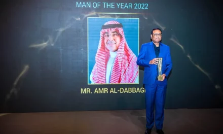 <strong>عمرو الدباغ يحصل على جائزة “شخصية العام” في قطاع السيارات لسنة 2022</strong>