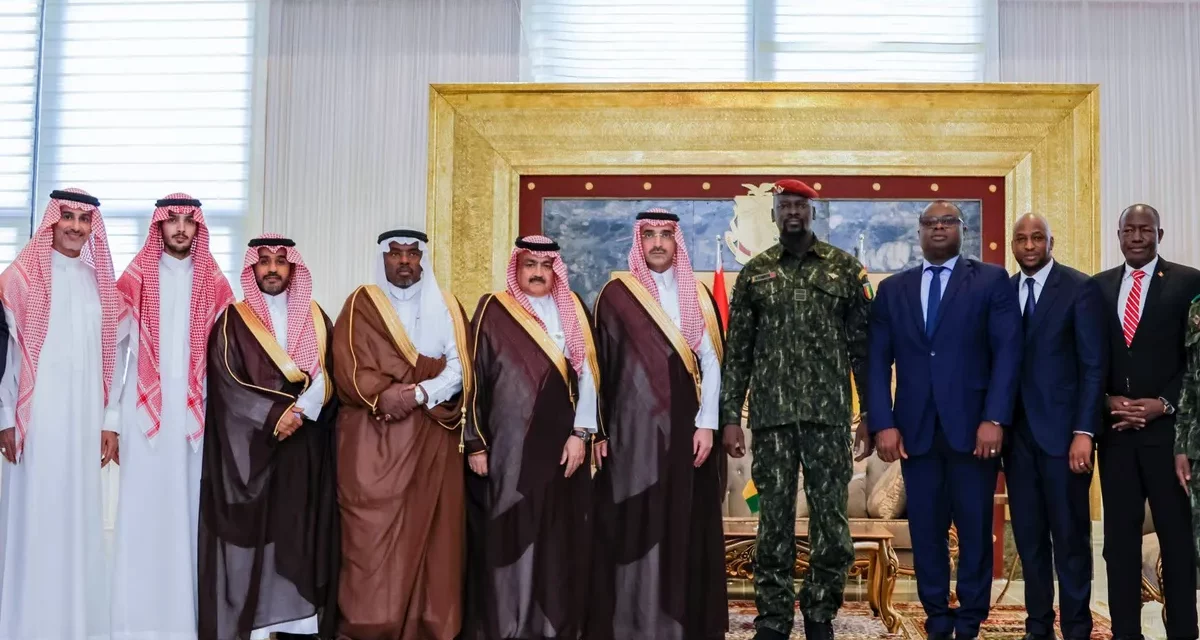 <strong>فخامة رئيس جمهورية غينيا يستقبل الرئيس التنفيذي للصندوق السعودي للتنمية </strong>