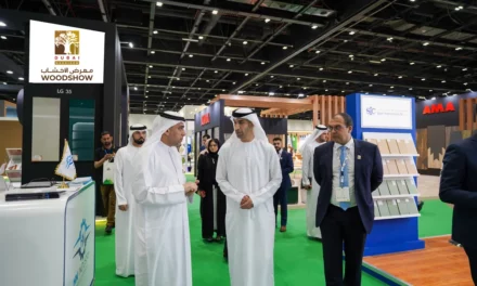 بمشاركة أكثر من 60 دولة من مختلف أنحاء العالم معالي الدكتور ثاني الزيودي يفتتح فعاليات النسخة 19 من ” معرض دبي الدولي للأخشاب”