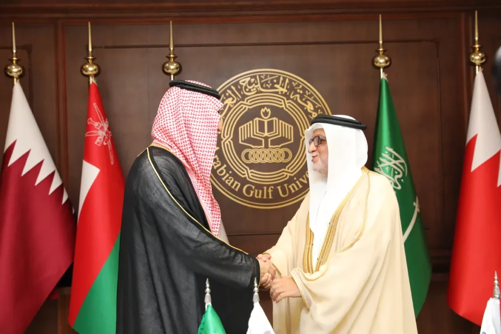 الصندوق السعودي للتنمية يوقع اتفاقية منحة تنموية لمدينة الملك عبد الله بن عبد العزيز الطبية في مملكة البحرين3_ssict_1200_800