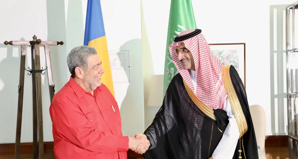 الرئيس التنفيذي للصندوق السعودي للتنمية يزور دولة سانت فنسنت وجزر الغرينادين لمناقشة الموضوعات الإنمائية المشتركة