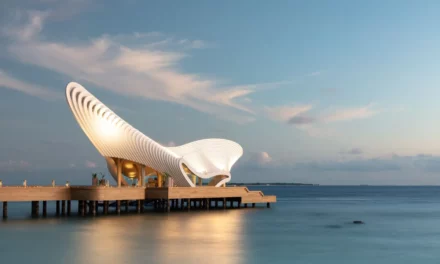 جُوالي بيينغ يُطلق رياضة تنس البادل في أول جزيرة للعافية في المالديف