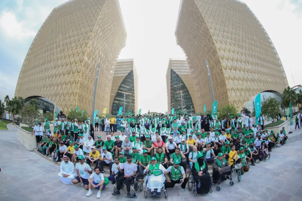 آلاف السعوديون يمشون لنصف ساعة يوميا ضمن مبادرة #امش301_ssict_1200_800