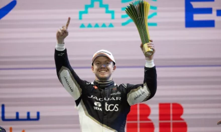 نيك كاسيدي يحقق أول انتصار له مع فريق جاكوار TCS في سباق الدرعية للفورمولا إي